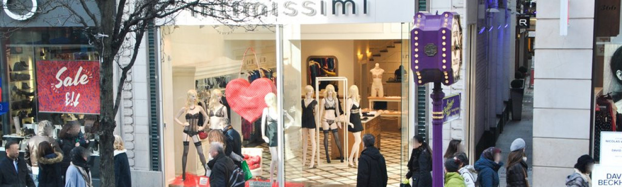 Intimissimi store at 368-370 Oxford Street building in 2014