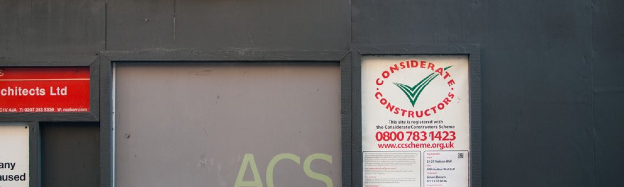 Considerate Constructors banner at 23-27 Hatton Wall in 2014