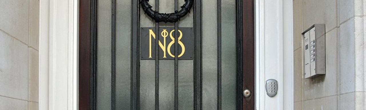 Entrance to No. 8 Queen Anne Street on Mansfield Street.