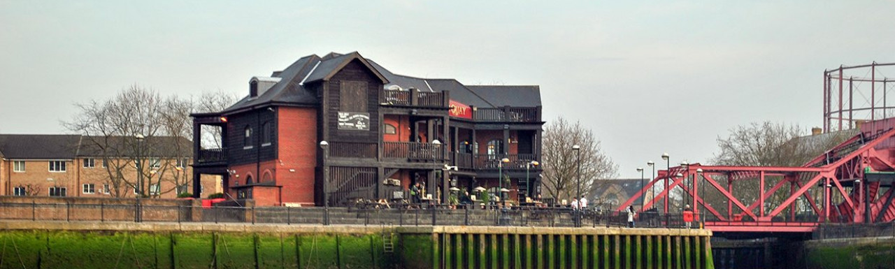 View to The Old Salt Quay public house from the River Thames.