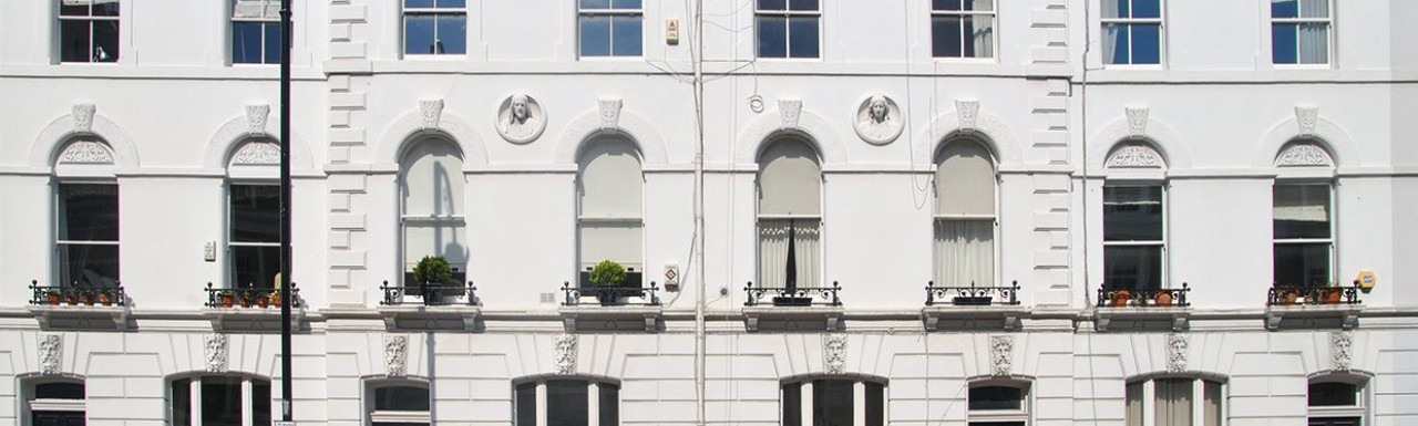 Grade II listed 19 Oakley Street building in Chelsea, London SW3.
