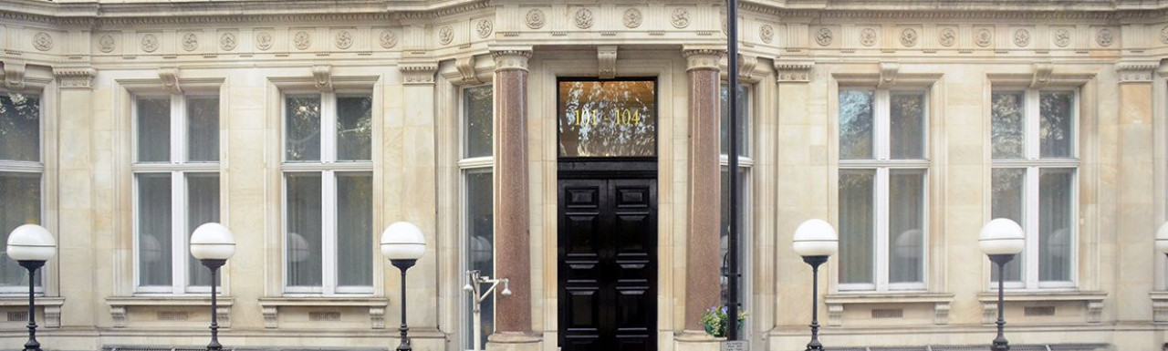 Entrance to 101-104 Piccadilly.