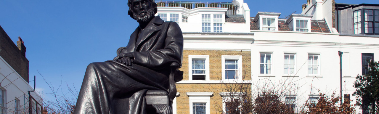 Statue of Thomas Carlyle, Scottish philosopher and historian, and 49 Cheyne Walk building.