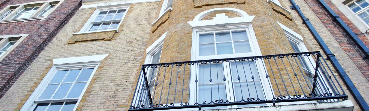 Front elevation of 95 Sloane Street building in London SW1.