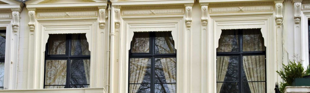 1st floor windows of 46 Cleveland Square