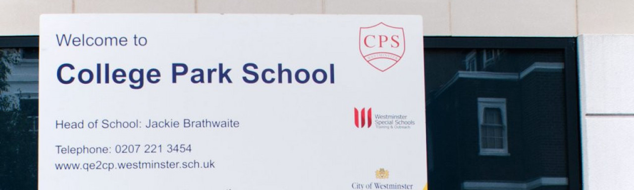 College Park School sign on Garway Road.