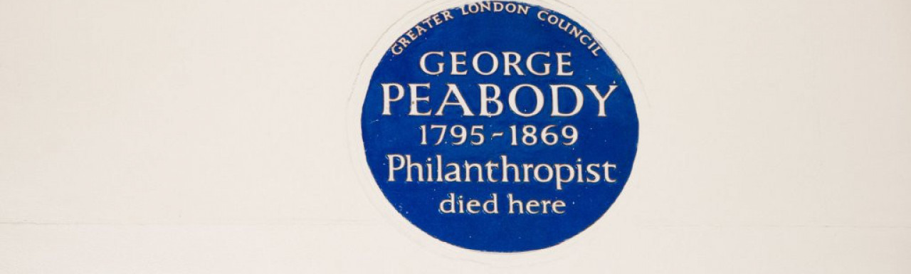 Blue plaque at 80 Eaton Square