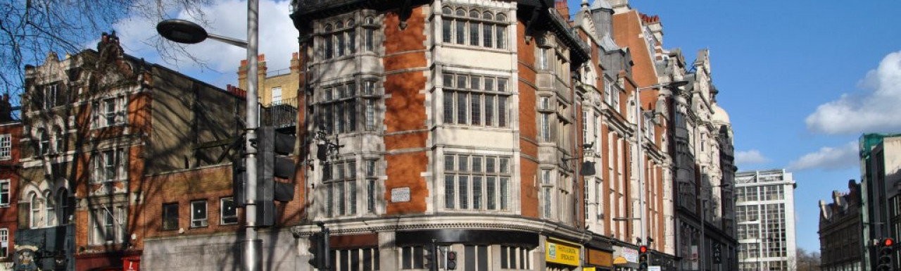 2 Kensington Church Street. The ground floor premises was previously occupied by Pizza Hut.